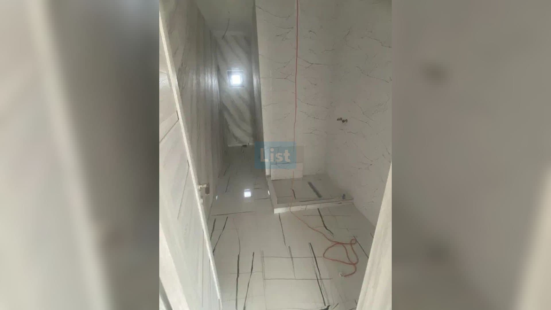 Se oferă spre vânzare o casă situată în localitatea Bistrița, — 6