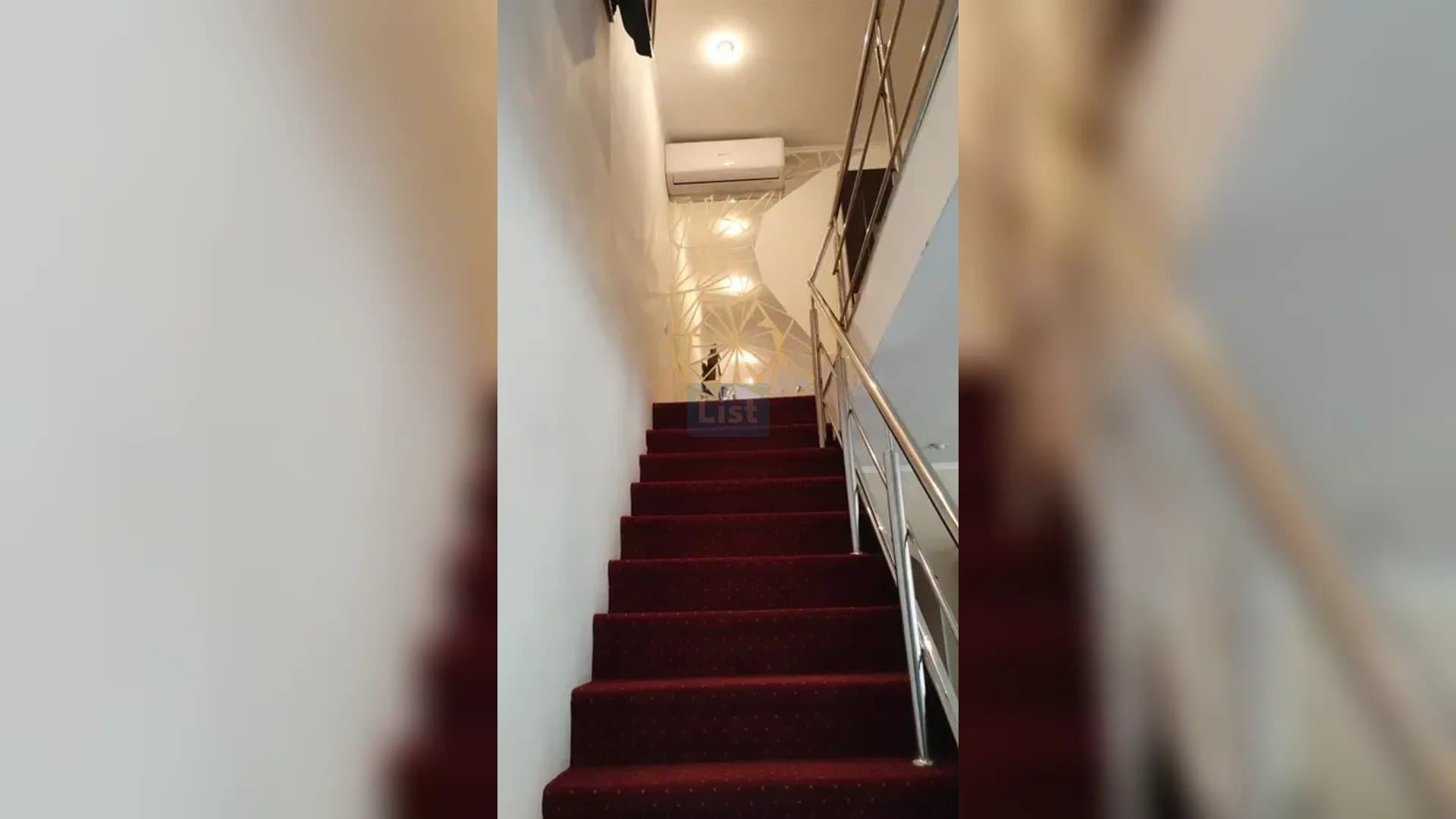 Apartament spațios, modern, cu pod propriu și 2 locuri de parcare — 4