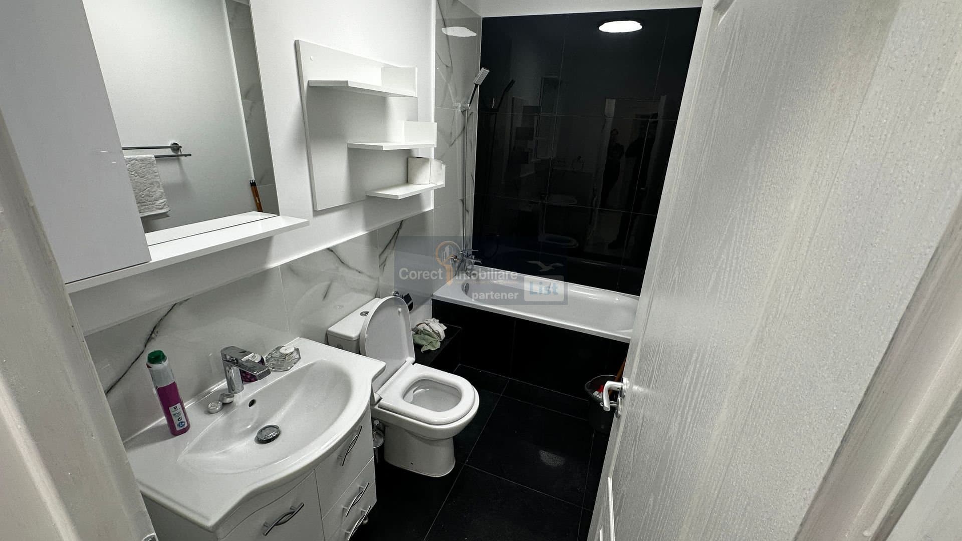 Apartament 2 camere decomandat | Zona Lama | 56 mp | 350 €/lună | — 4