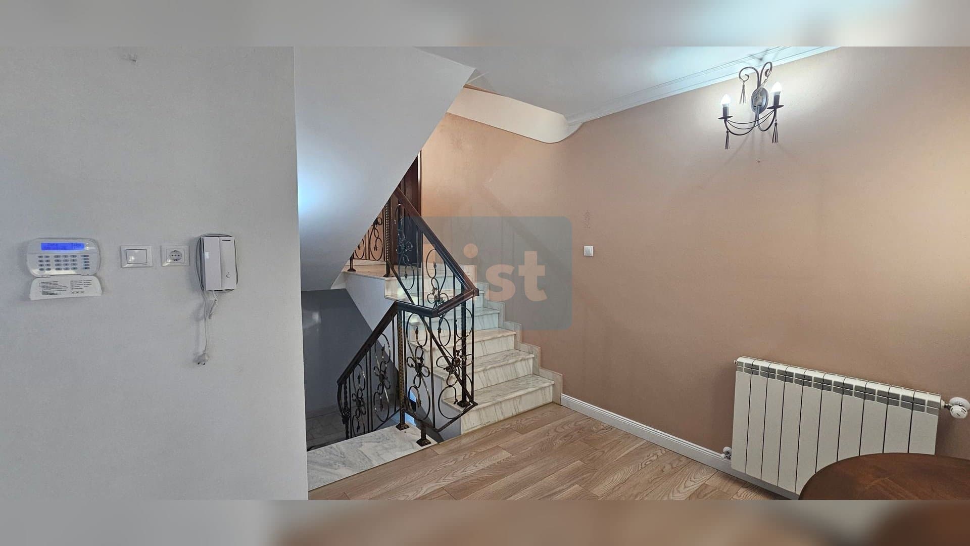 Casă premium D+P+E cu anexe si teren generos — 2