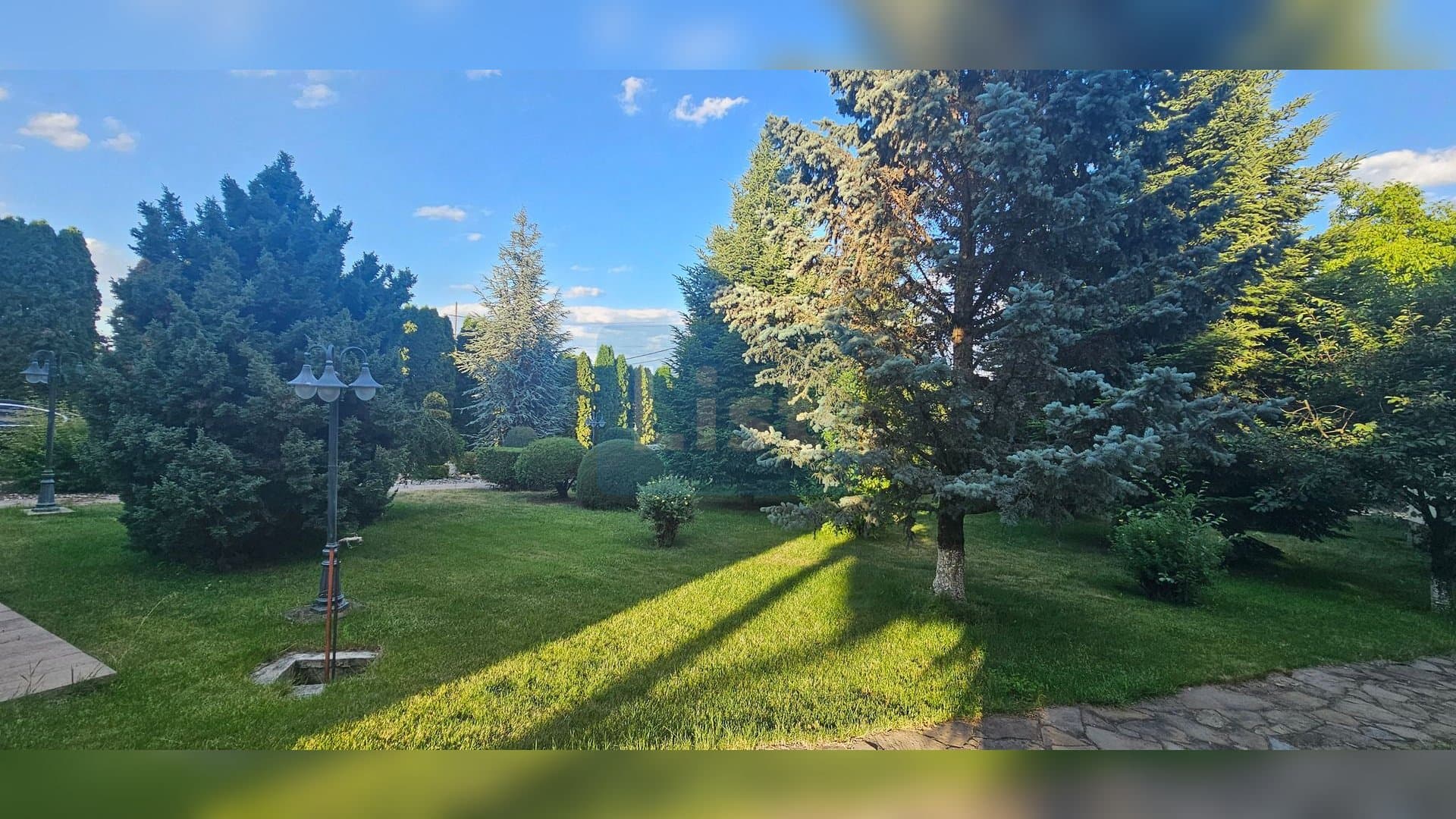 Casă premium D+P+E cu anexe si teren generos — 40