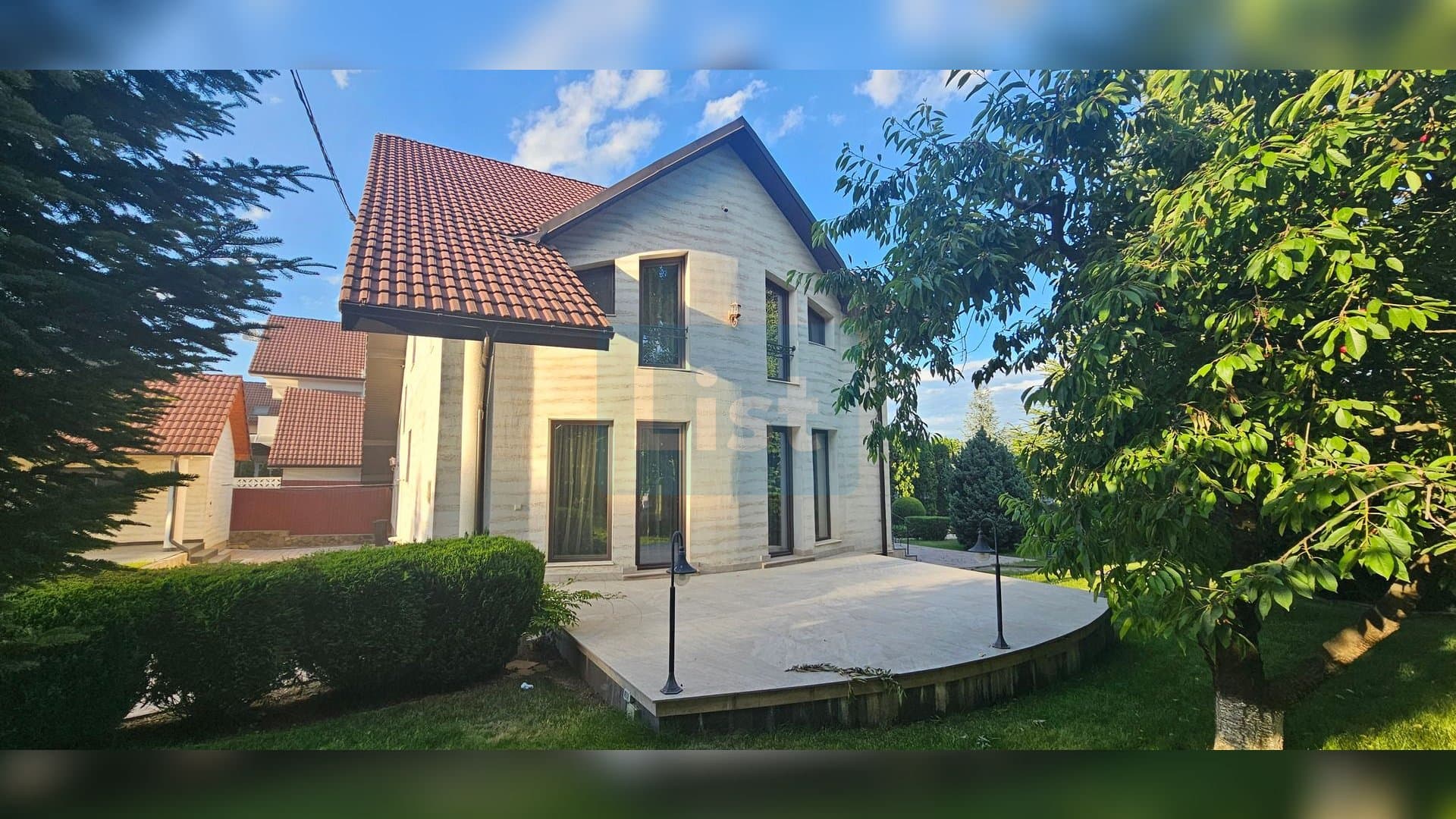 Casă premium D+P+E cu anexe si teren generos — 41