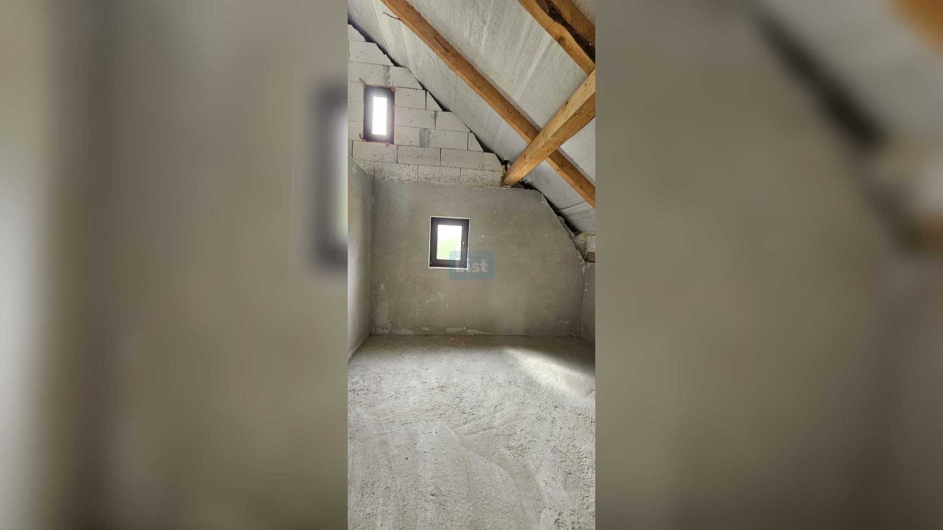 Casa cu Teren de vânzare – Jelna — 6