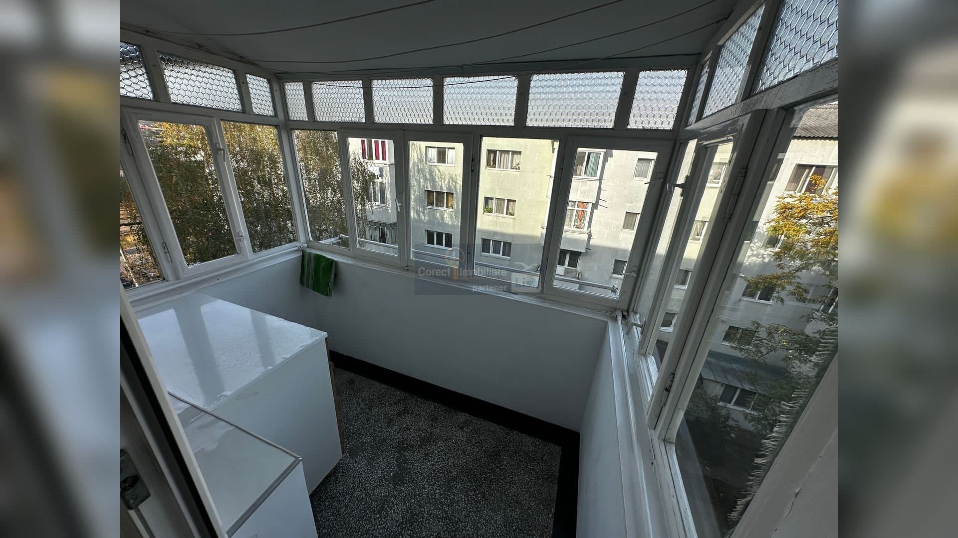 Apartament 3 camere | 60.4 mp | Strada Arțarilor Decebal | Etaj 4 | — 3