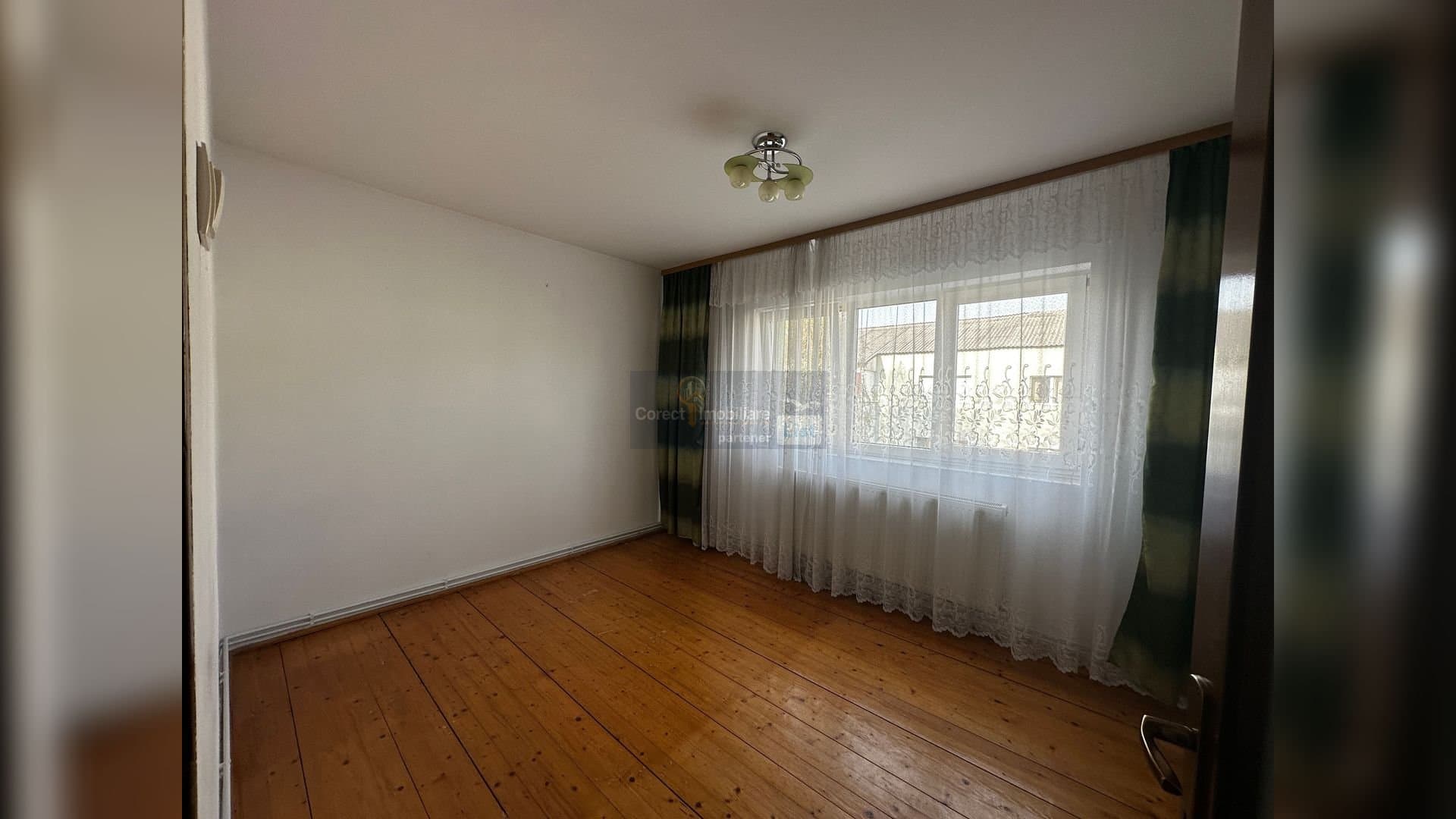 Apartament 3 camere | 60.4 mp | Strada Arțarilor Decebal | Etaj 4 | — 6